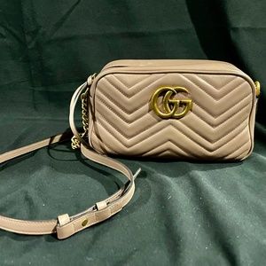 Gucci Small Marmont Leather Shoulder bag – Excellent Condition